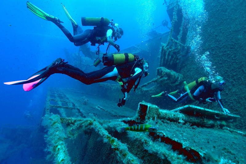 Как правильно плавать в ластах?